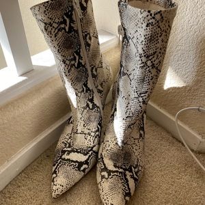 Steve Madden snakeskin boots size 10
